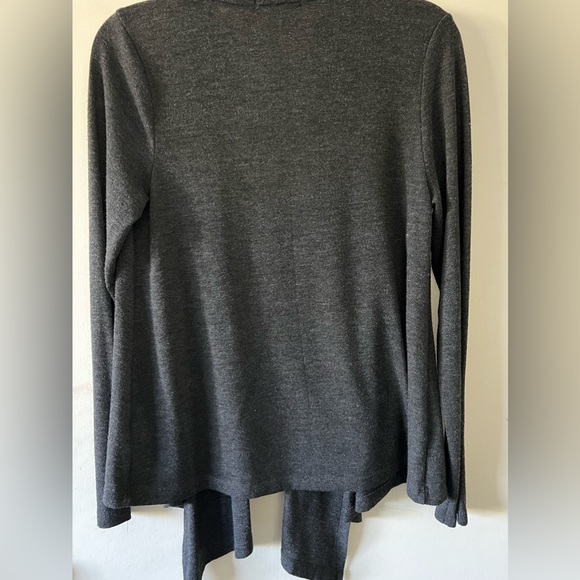 Beautiful Ambiance gray cardigan sweater. - Picture 4 of 7